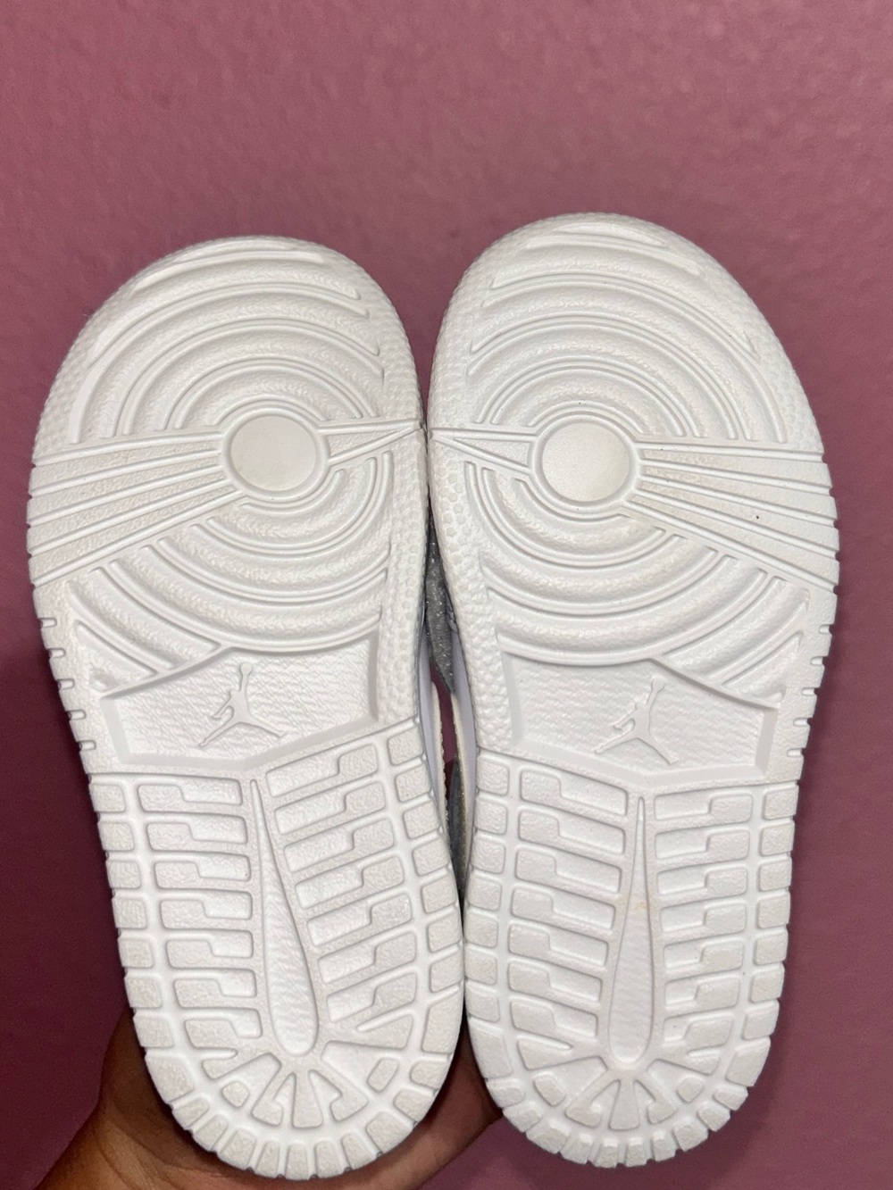 Jordan 1 Low Alt SE - Picture 4 of 5